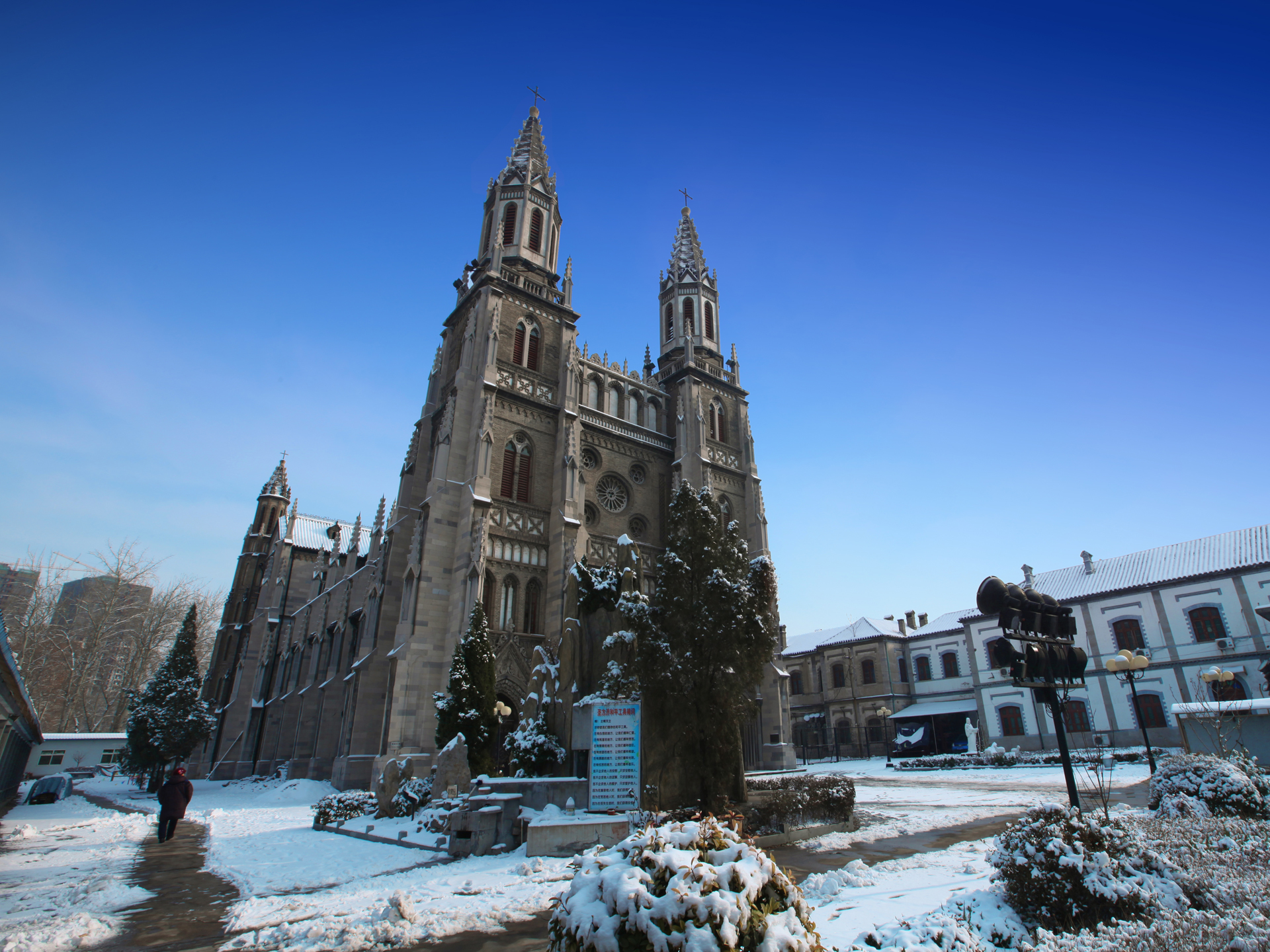 【当季爆款】山东：济南+泰山+曲阜双高3日游【趵突泉/三孔/泰山】