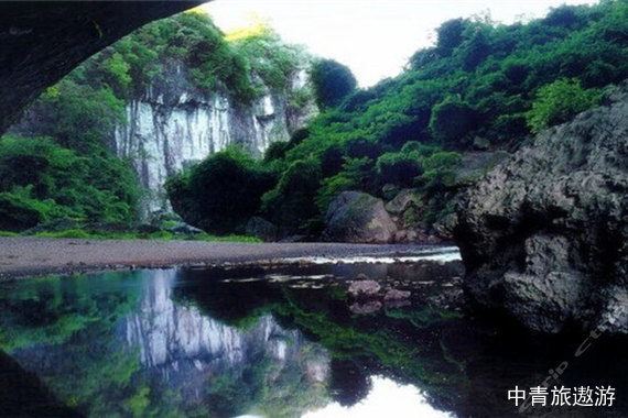 【当季爆款】吉林长白山、森林漂流、梦幻夜游、神秘浮石林、镜泊湖、镜泊峡谷、金鼎大佛 双高5日游