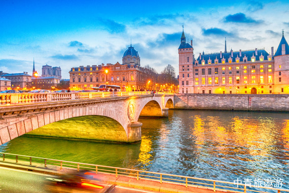 【欧洲】法国+瑞士+意大利3国10晚12日【圣米歇尔山|卢浮宫|凡尔赛宫|少女峰|五渔村|罗马深度游|罗马斗兽场】