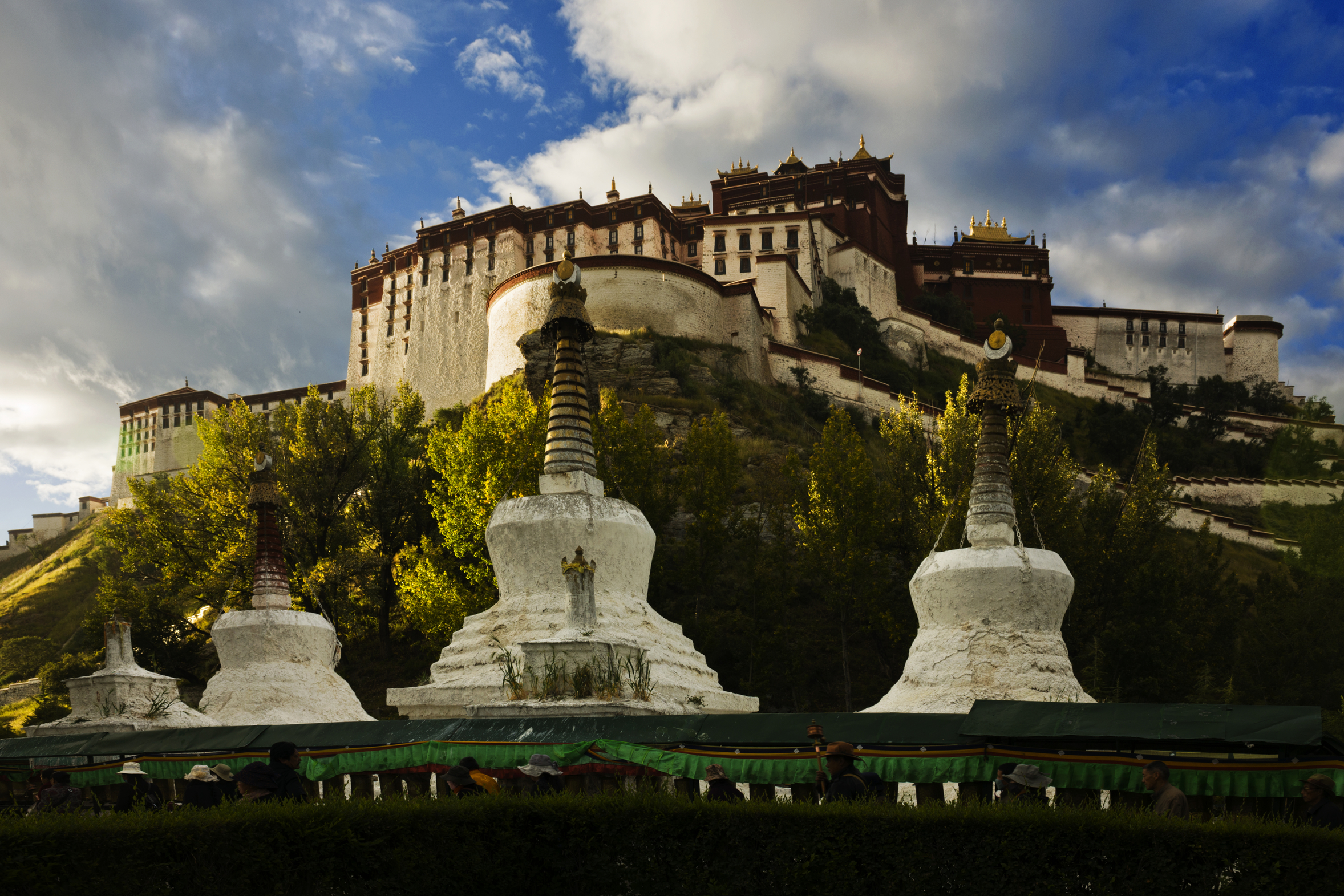 【西藏】拉萨+林芝双卧11日 卧飞9日【拉萨+布达拉宫+大昭寺+林芝+雅鲁藏布大峡谷+桃花沟+民俗村+羊卓雍措+日喀则+扎什伦布寺】