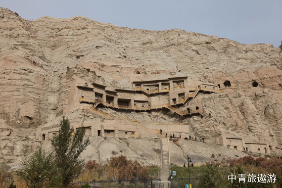 【新疆】庫車+阿克蘇+喀什+塔縣+庫爾勒 雙飛8日【克孜爾千佛洞+柯坪紅沙漠+駝城風情街+白沙湖+喀什古城】