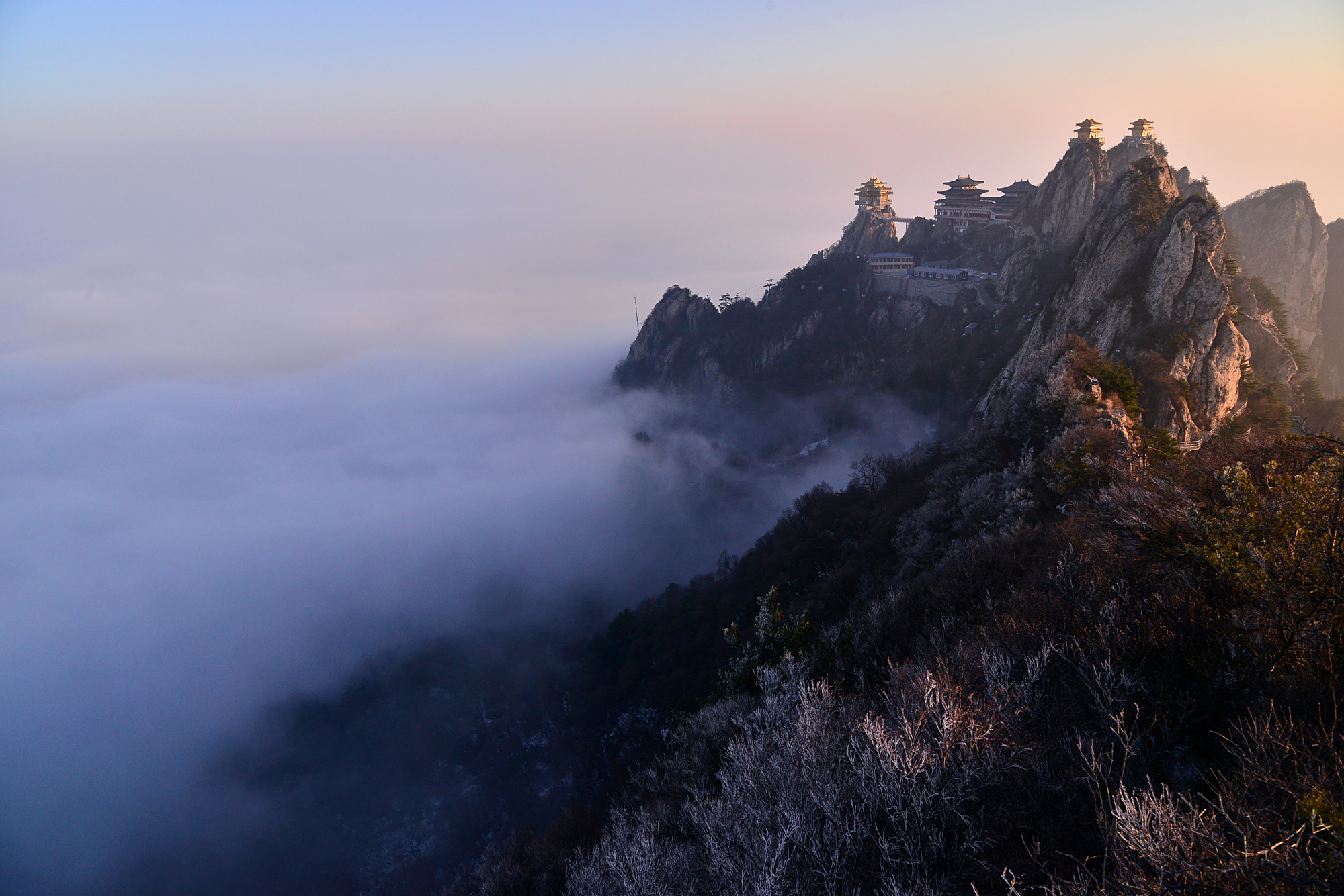 【河南】老君山+少林寺+龍門石窟+開封包公祠+清明上河園 雙臥6天|雙高5天跟團(tuán)游