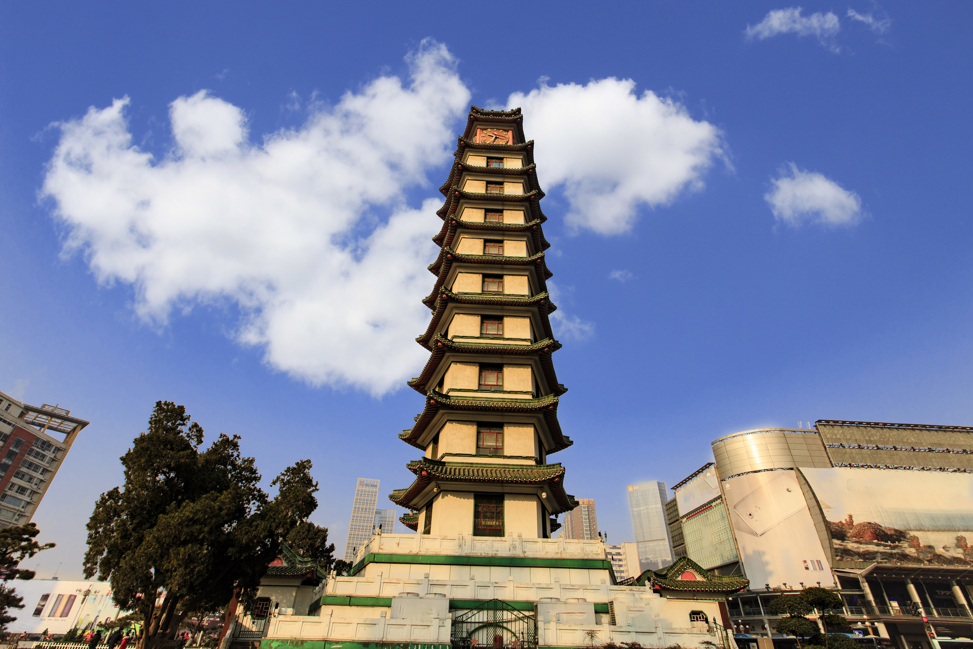 河南雙高5日游【洛陽龍門石窟、白馬寺+開封清明上河園+電影小鎮】鄭州進出