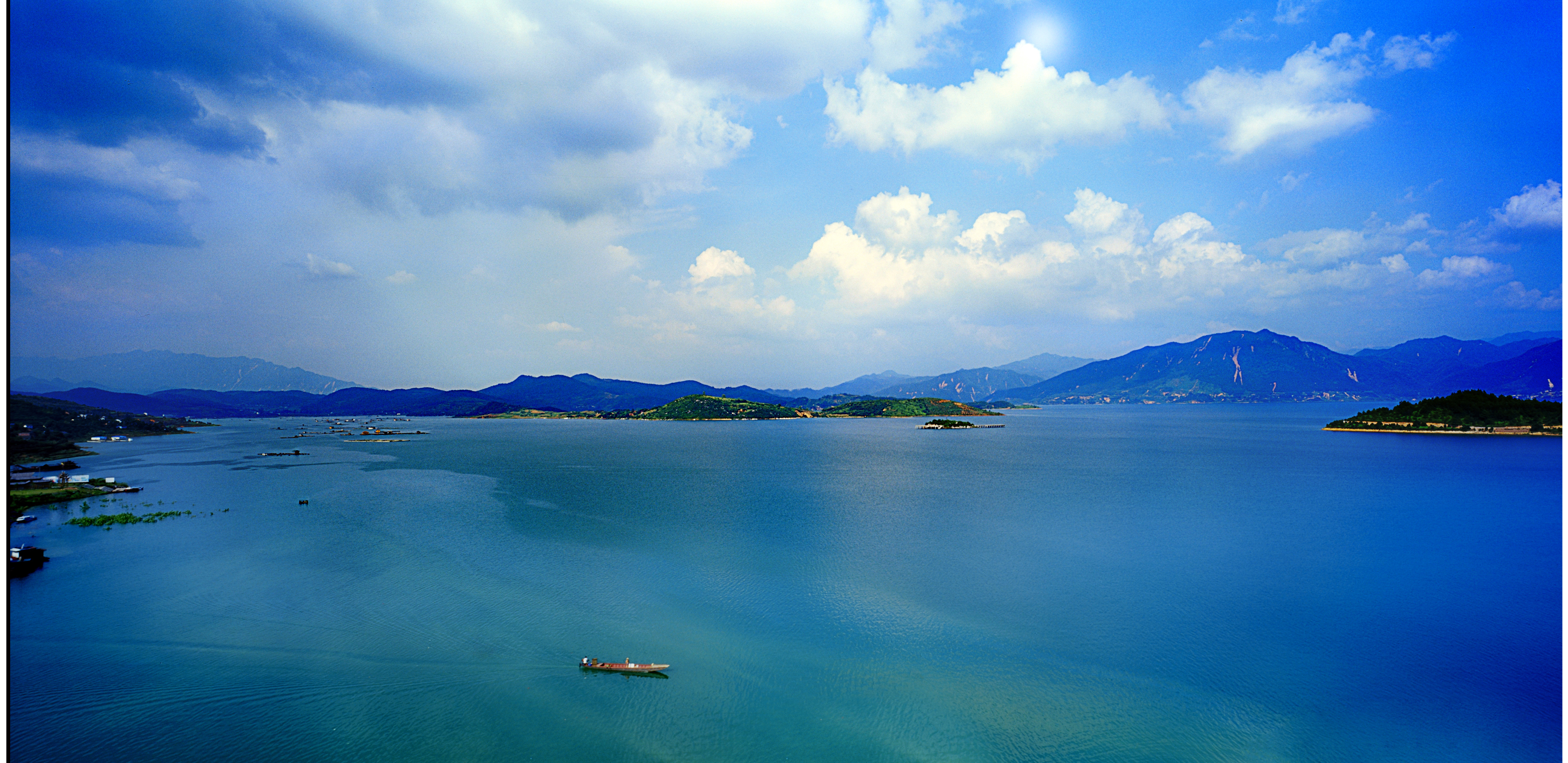 湖南双飞6日游【高椅岭+瓦窑坪古村+雾漫小东江+白廊大东江+濂溪书院+莽山五指峰+永兴银楼】